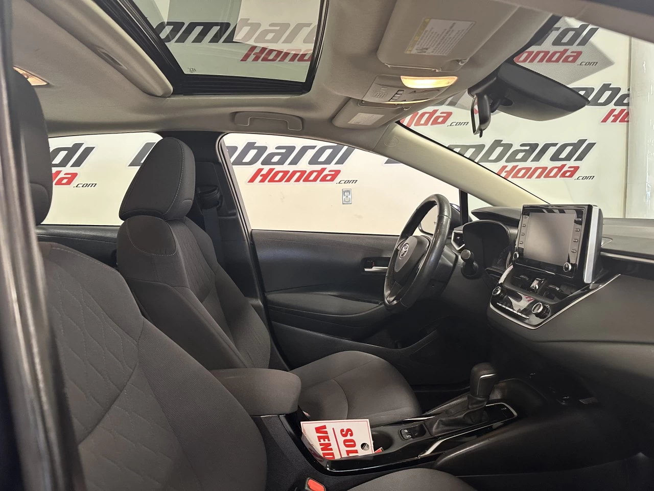 2021 Toyota Corolla
                                                    LE Image principale