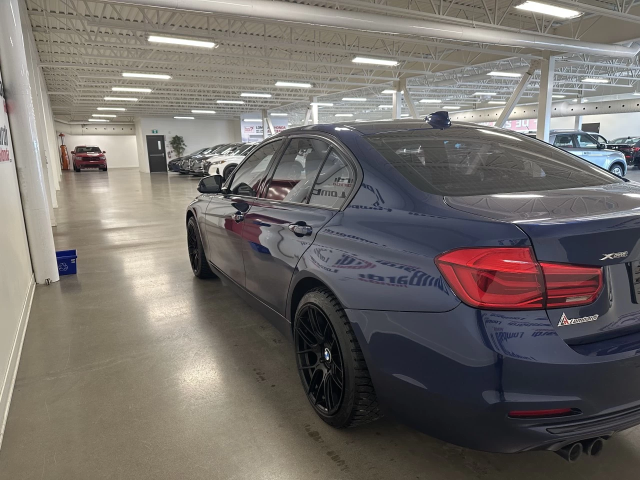 2018 BMW 330i xDrive 330i xDrive Main Image