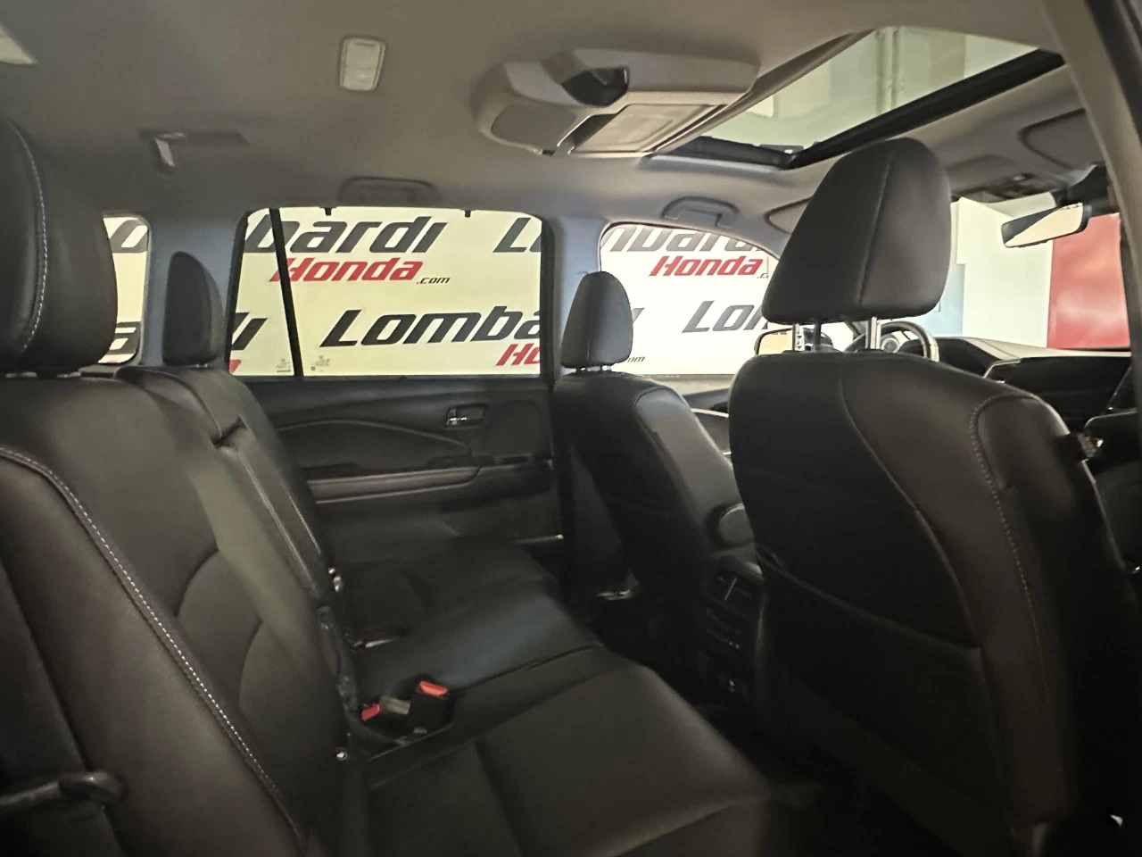 2022 Honda Pilot Touring 8-Passenger Image principale