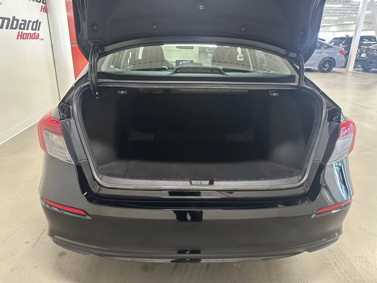 2022 Honda Civic LX Image principale