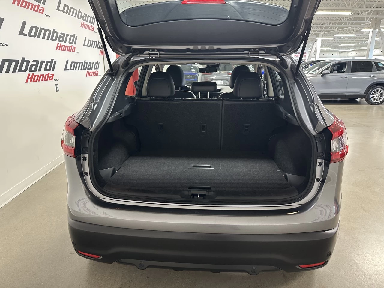 2023 Nissan Qashqai SL Main Image