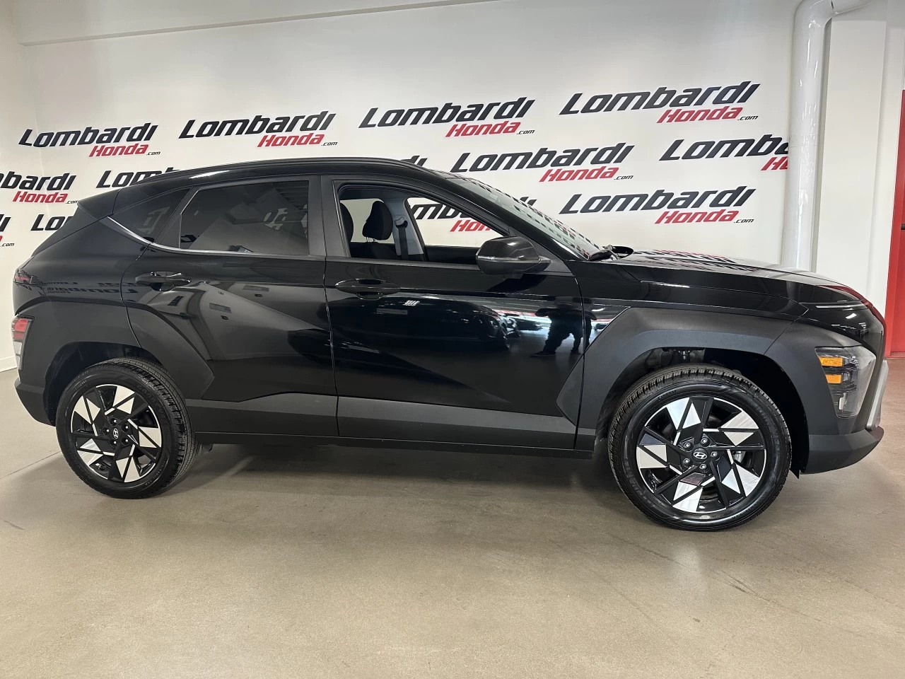 2024 Hyundai Kona Preferred Main Image