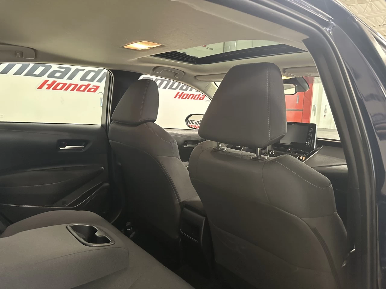 2021 Toyota Corolla
                                                    LE Image principale