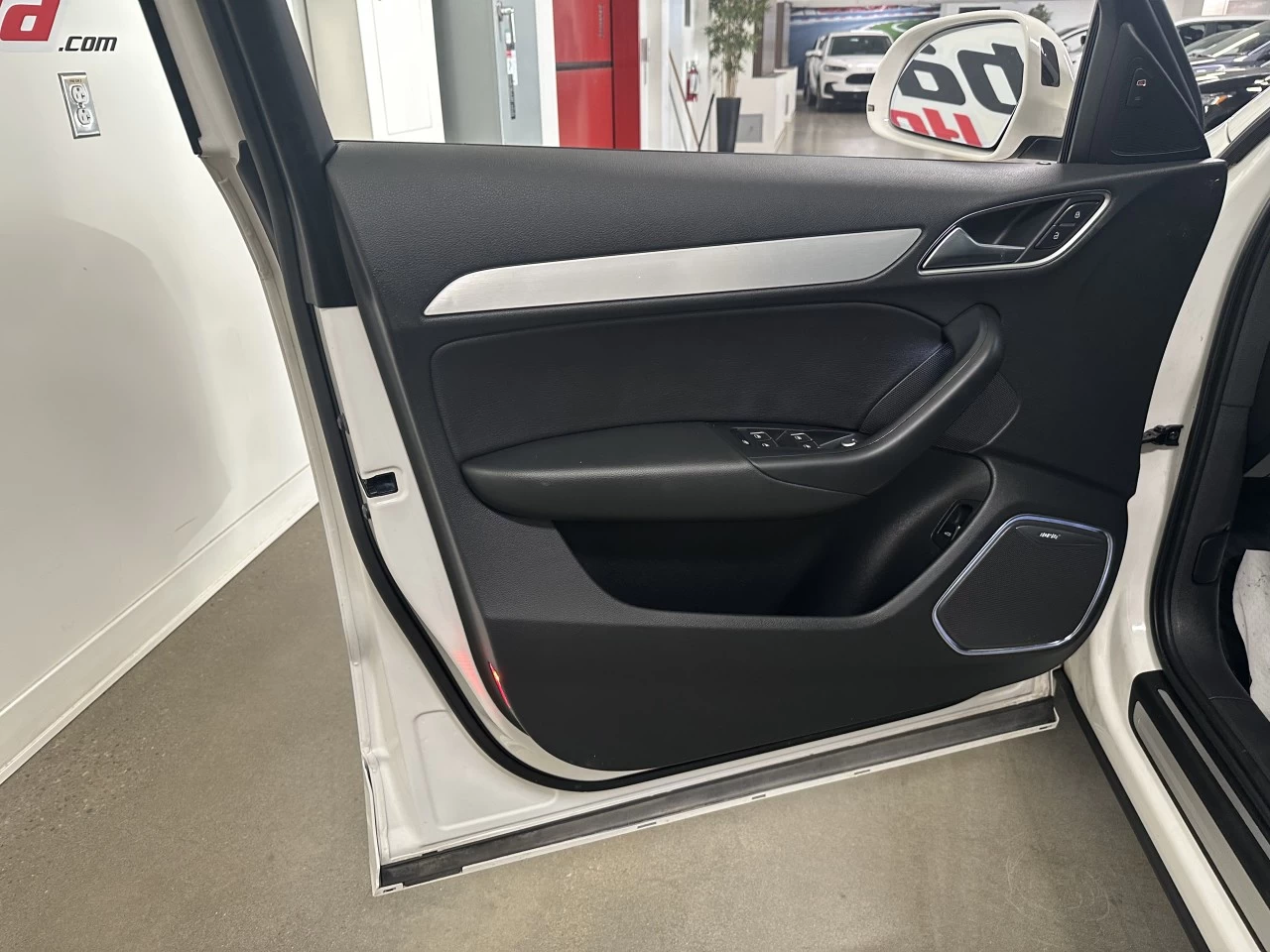 2016 Audi Q3 Technik Main Image