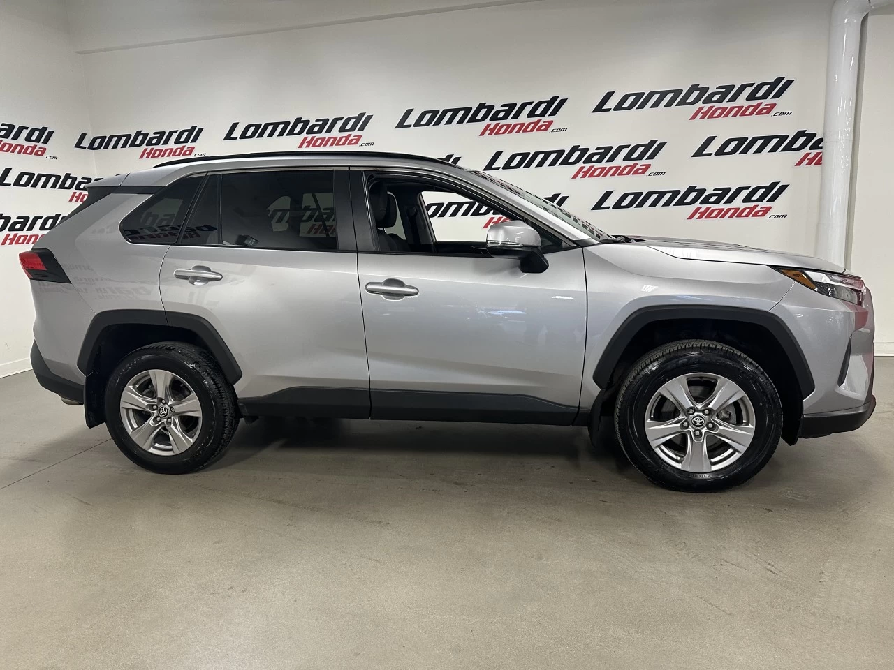 2023 Toyota RAV4 XLE Main Image