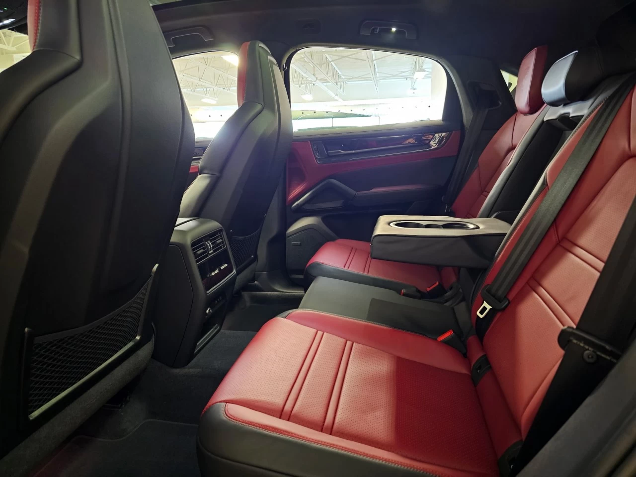 2026 Porsche Cayenne GTS Main Image
