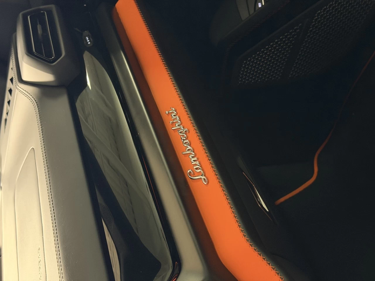 2026 Lamborghini Urus SE Image principale