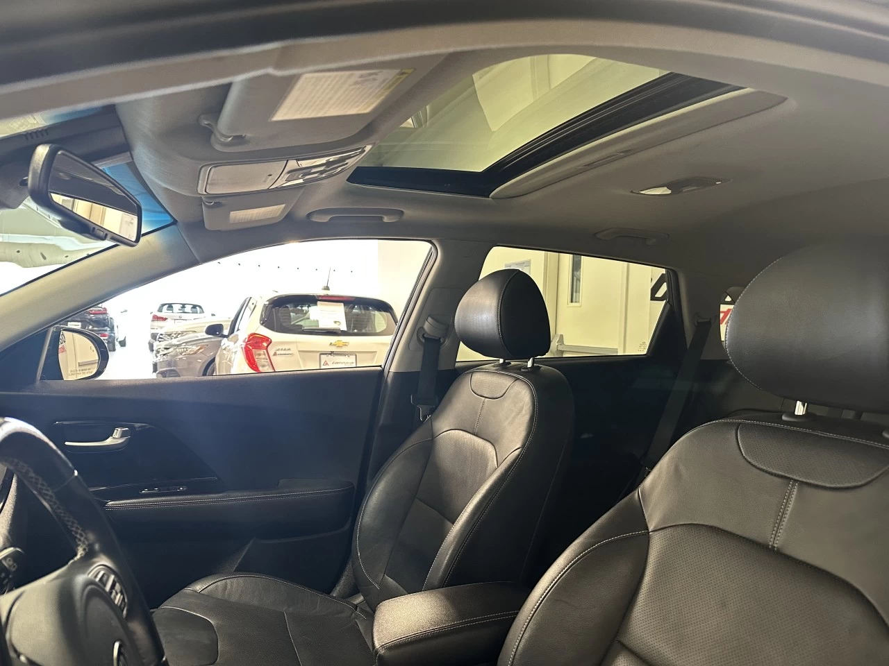 2017 Kia Niro EX Touring Main Image