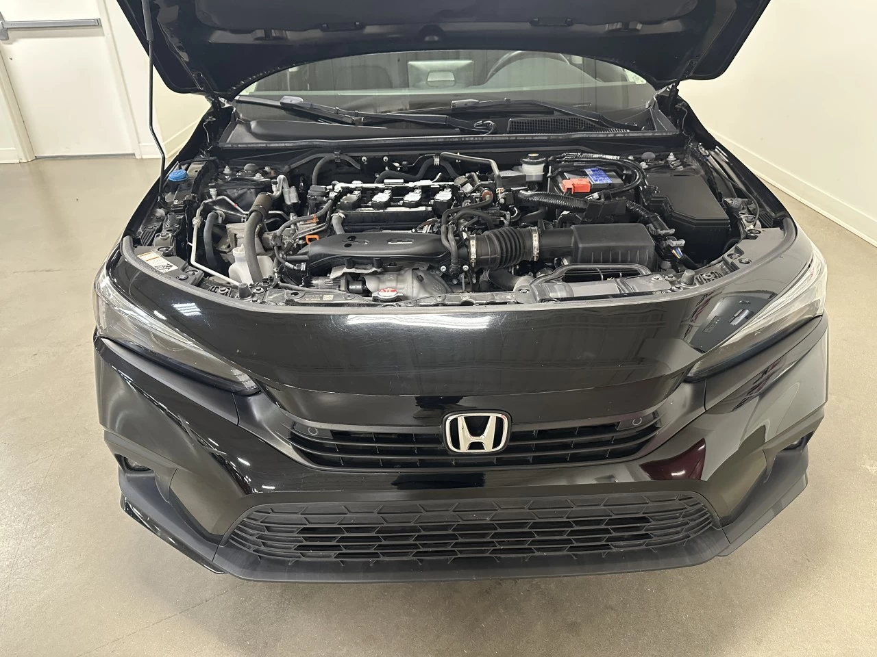 2022 Honda Civic Touring Main Image