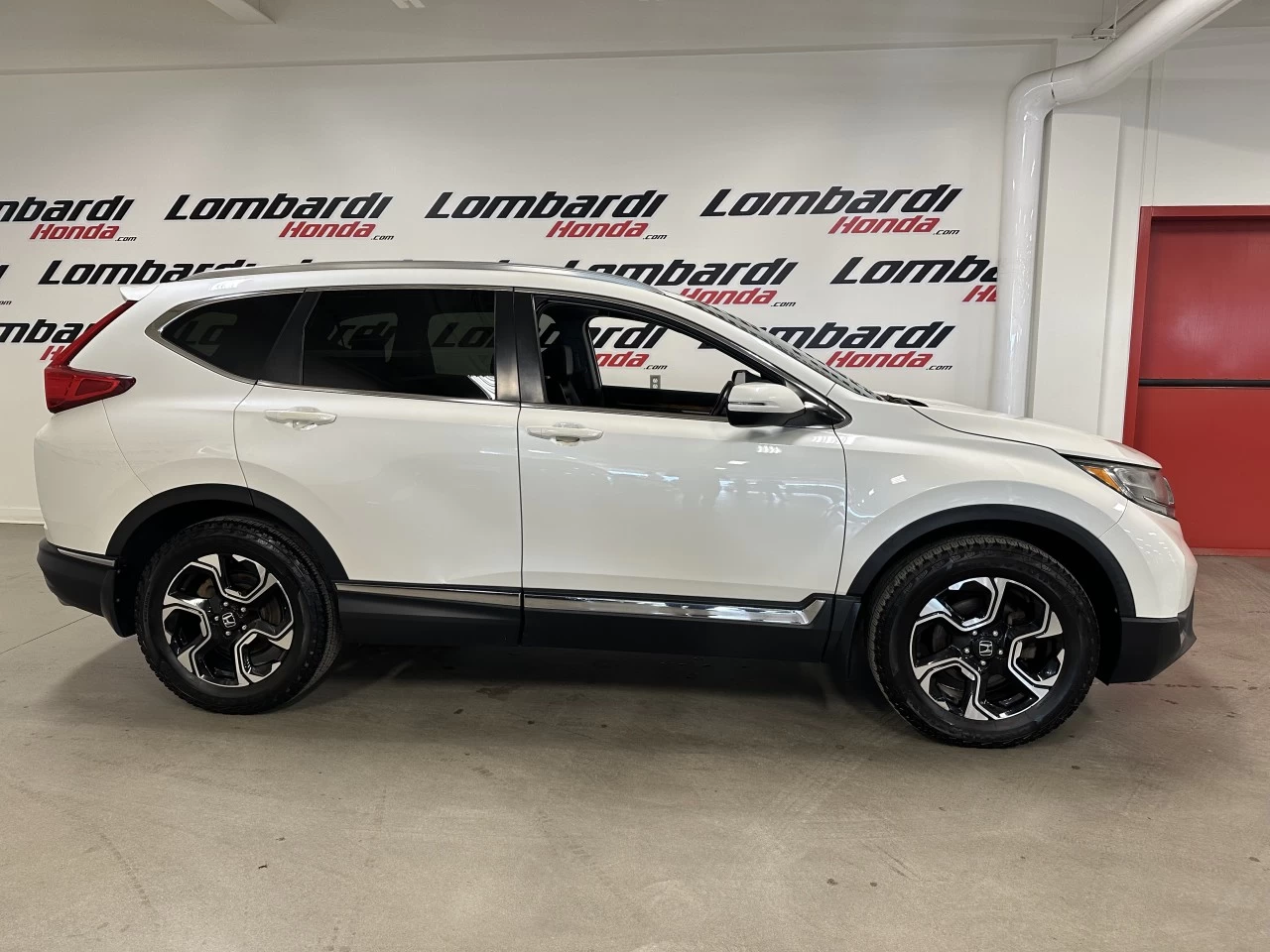 2018 Honda CR-V Touring Main Image
