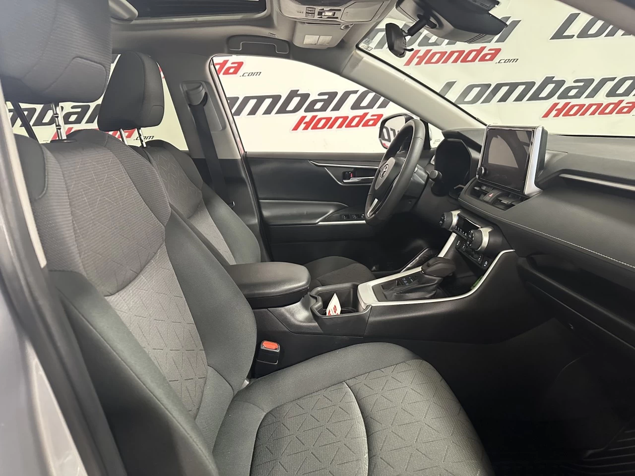 2023 Toyota RAV4 XLE Main Image
