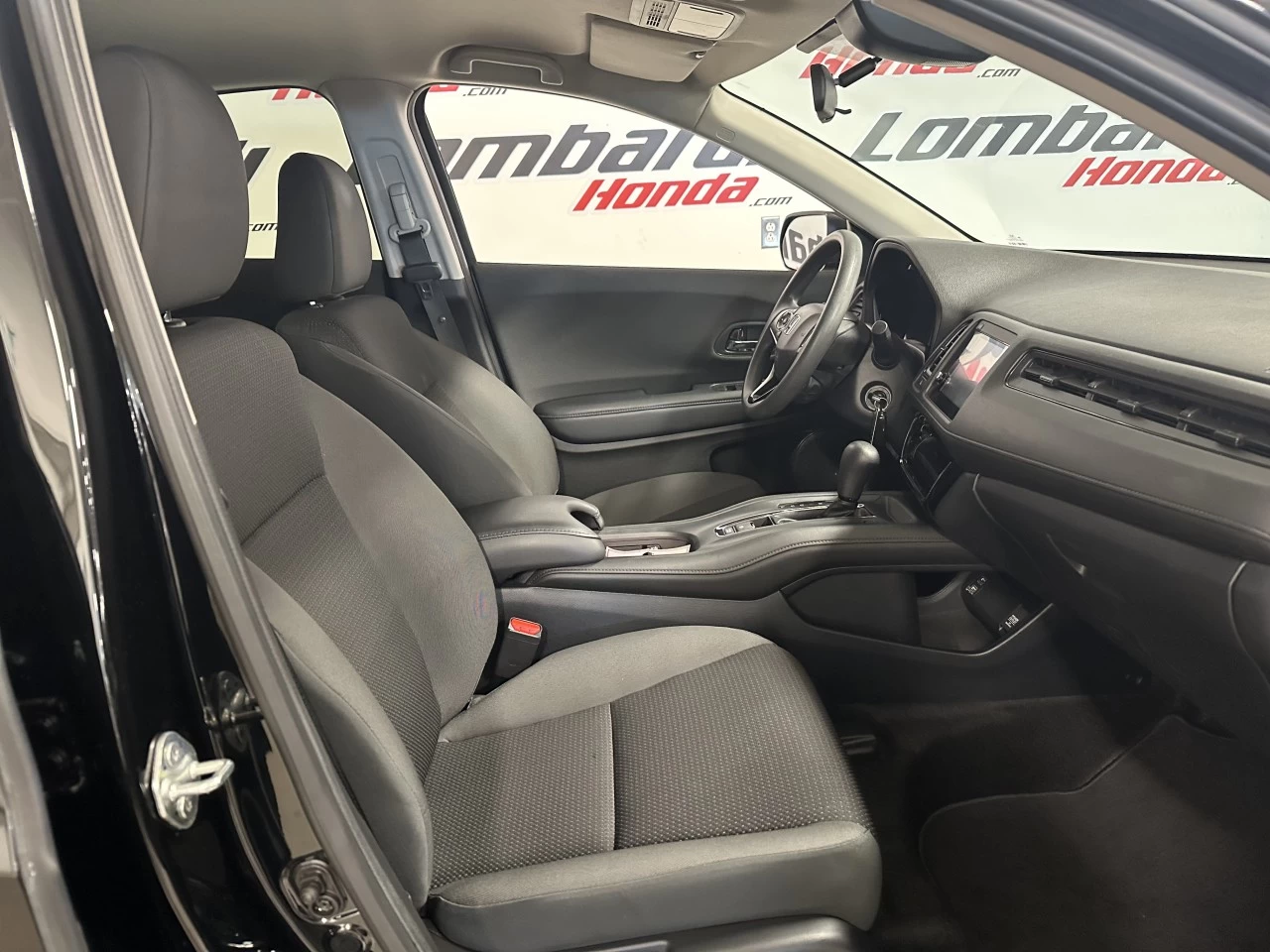 2022 Honda HR-V LX Main Image