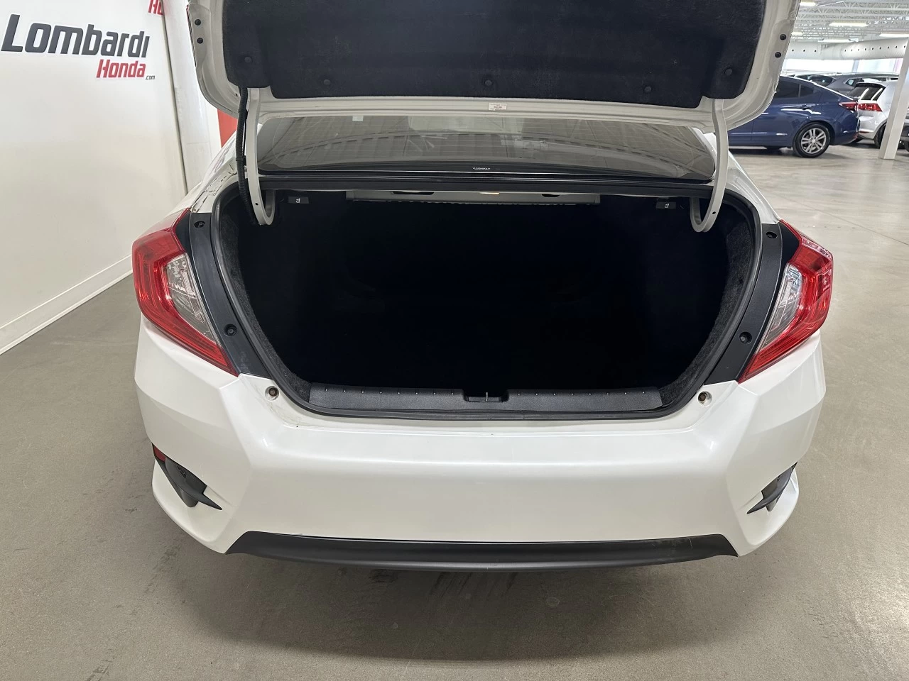 2017 Honda Civic Berline Touring Main Image