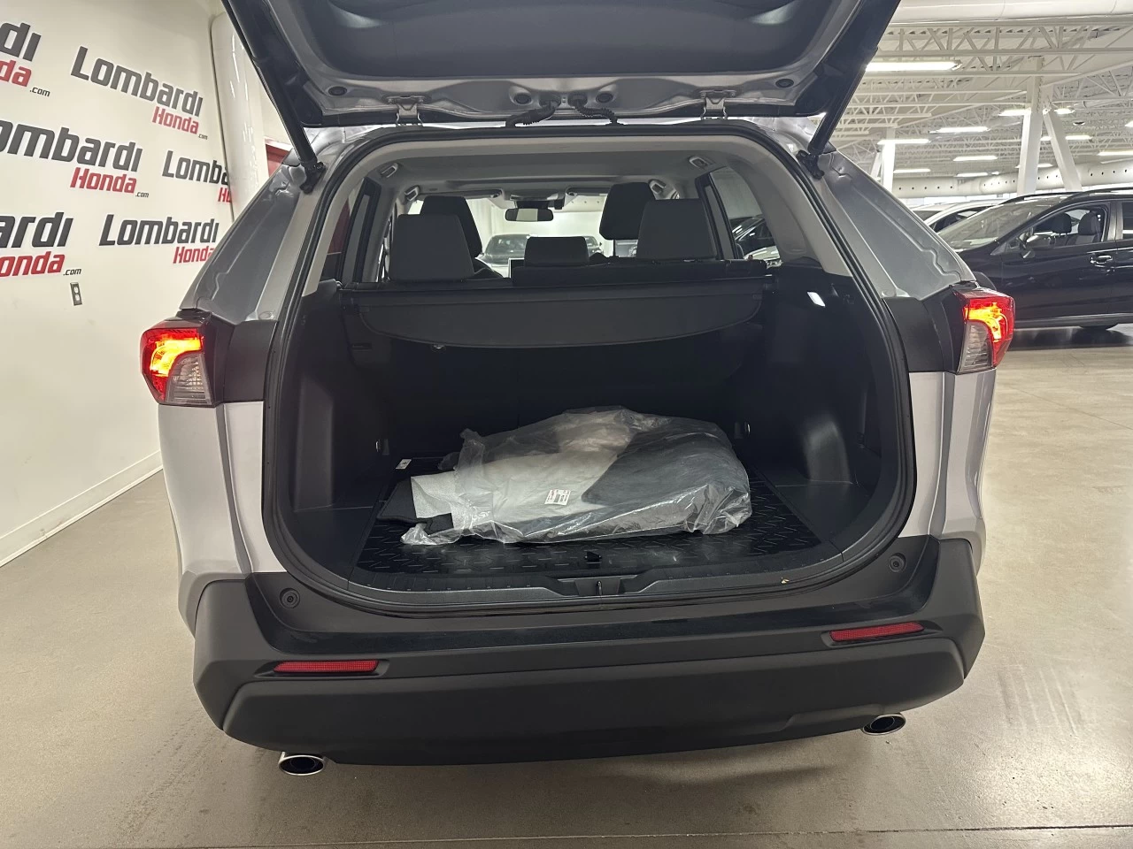 2023 Toyota RAV4 XLE Main Image