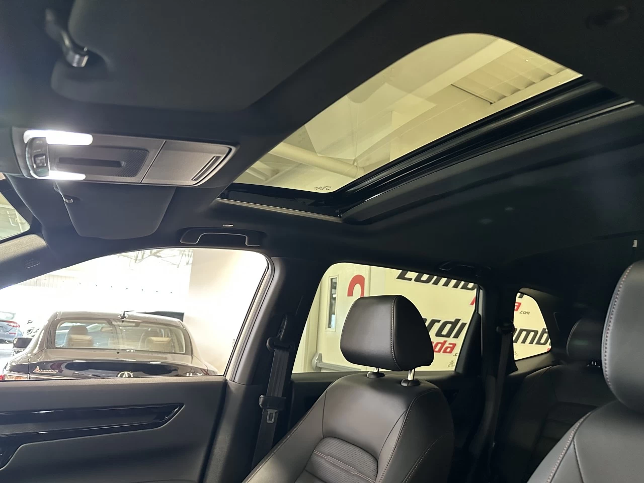 2024 Honda CR-V
                                                    Touring Image principale