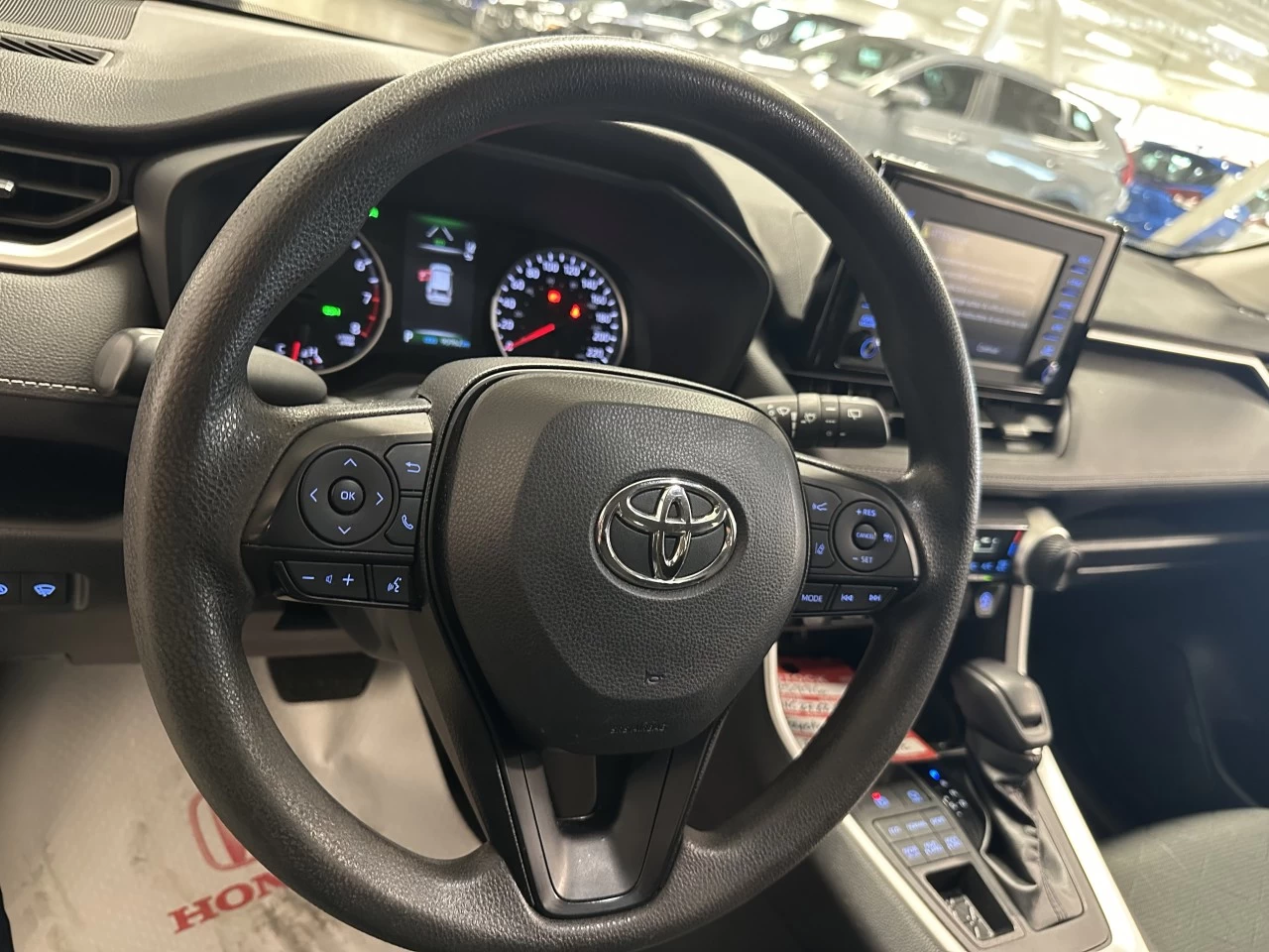 2022 Toyota RAV4 LE Image principale