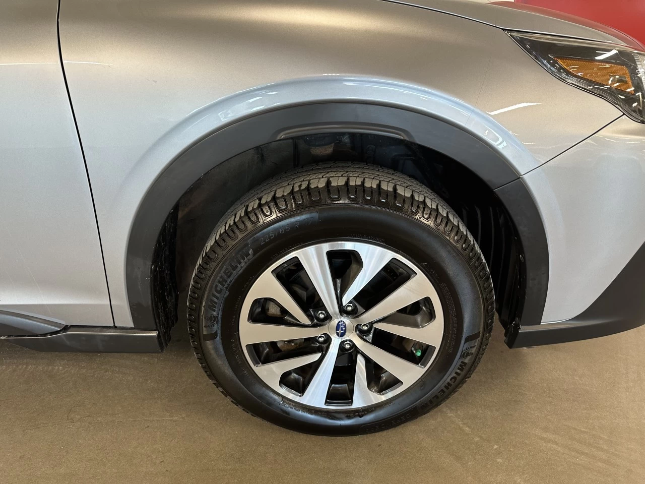 2020 Subaru Outback Touring Main Image