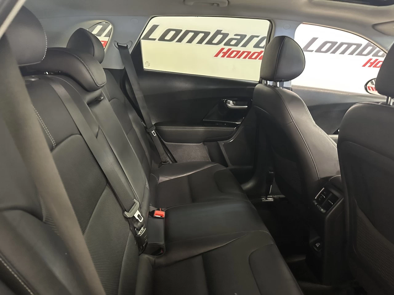 2017 Kia Niro EX Touring Main Image