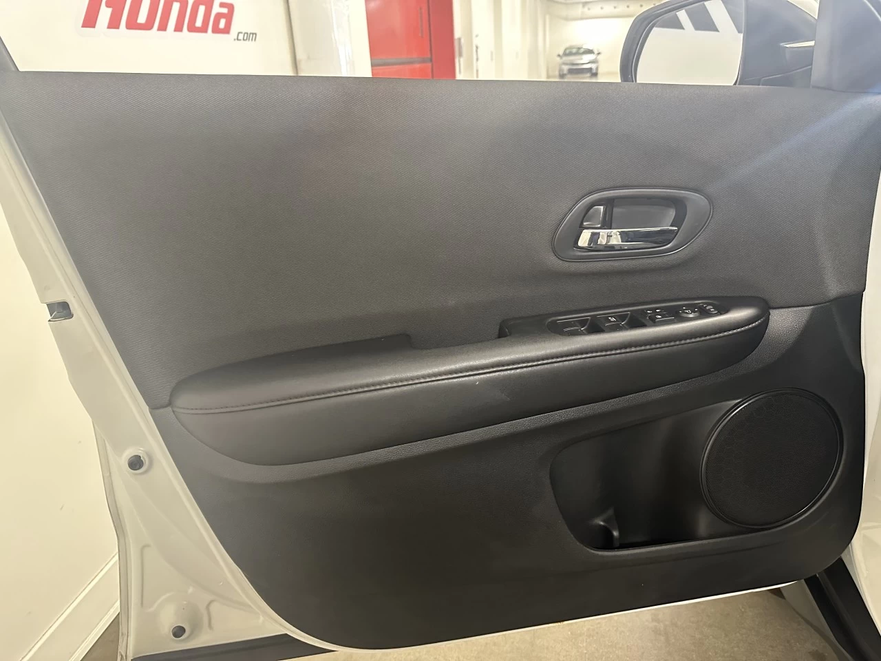 2022 Honda HR-V LX Main Image