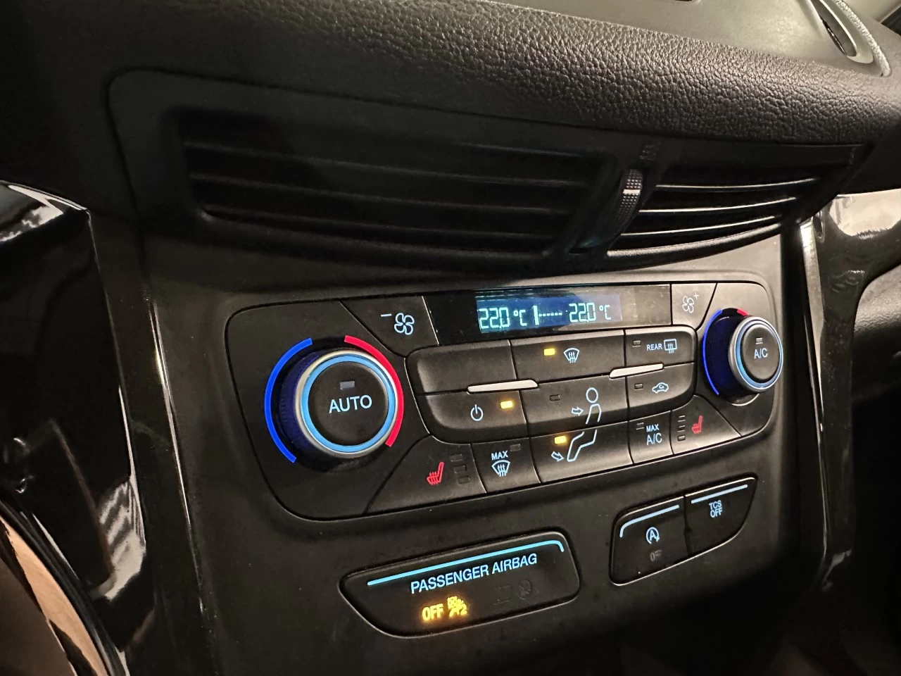 2018 Ford Escape SE Main Image