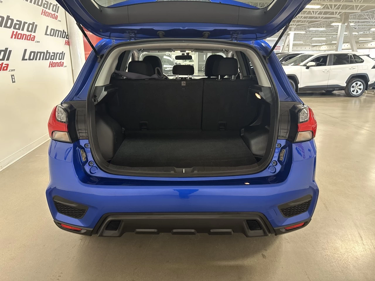 2024 Mitsubishi RVR SE Main Image