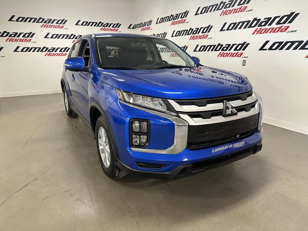 2024 Mitsubishi RVR SE Main Image