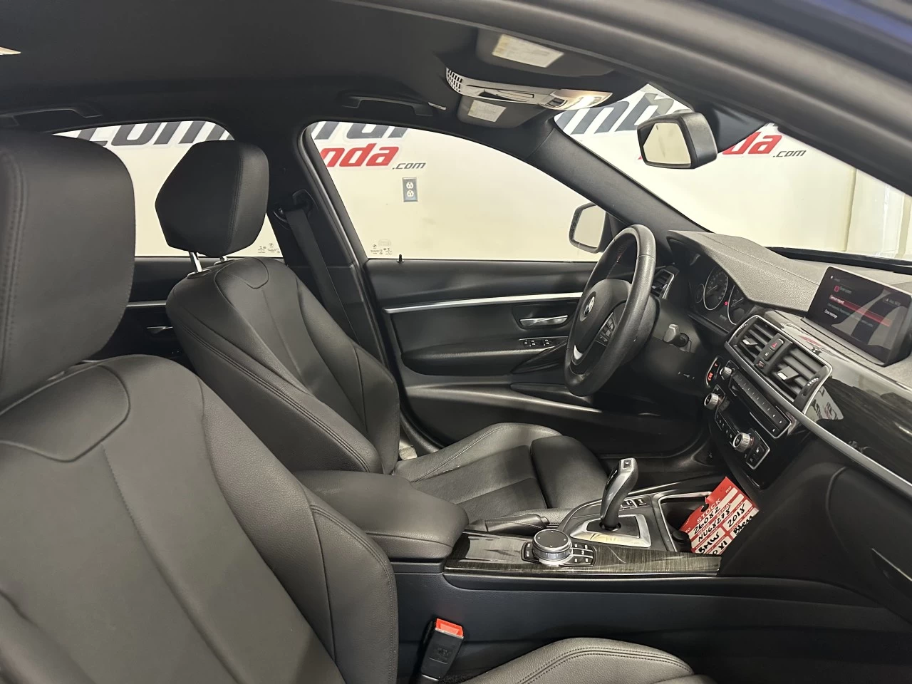 2018 BMW 330i xDrive 330i xDrive Main Image