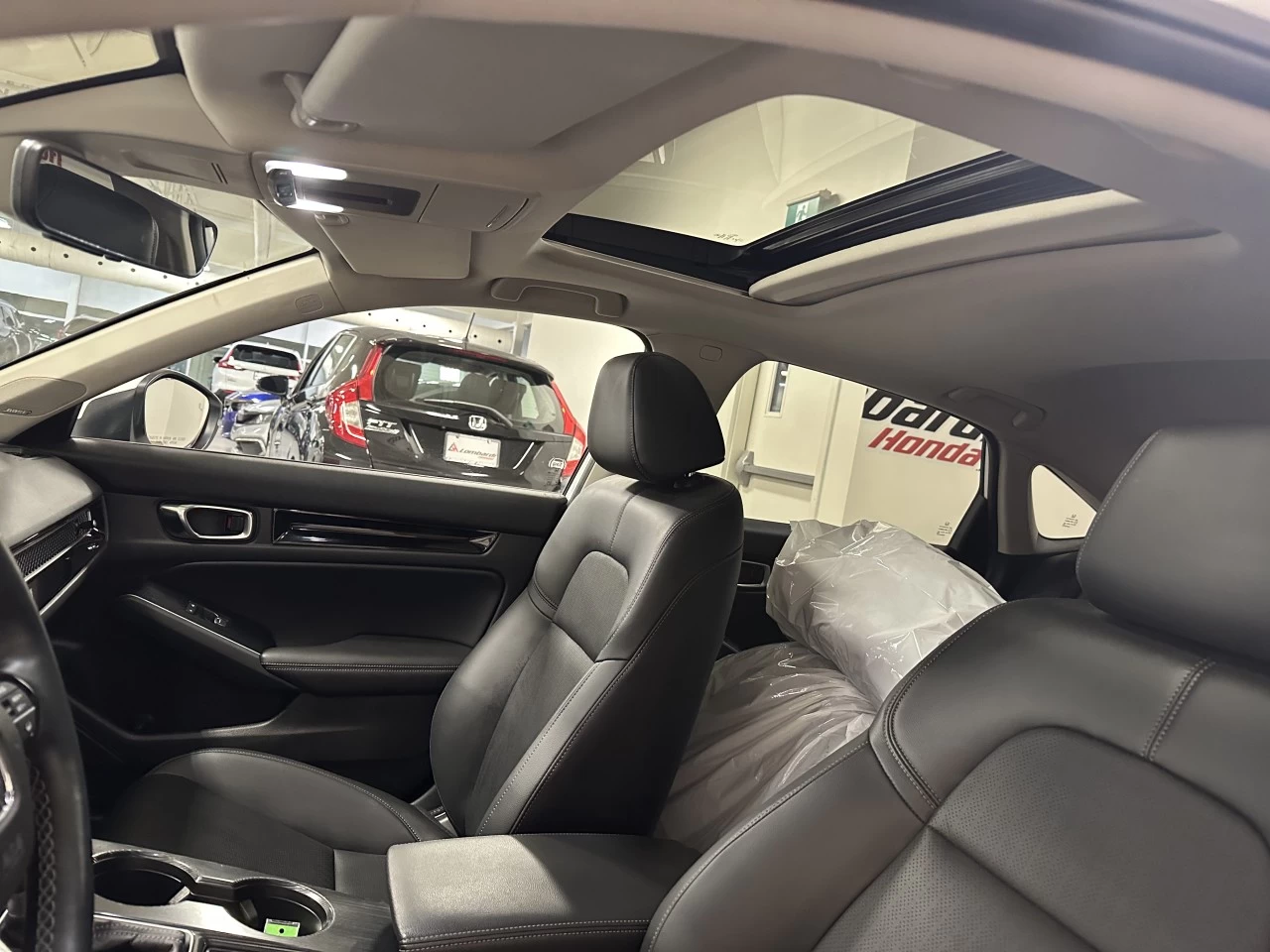 2022 Honda Civic
                                                    Touring Main Image