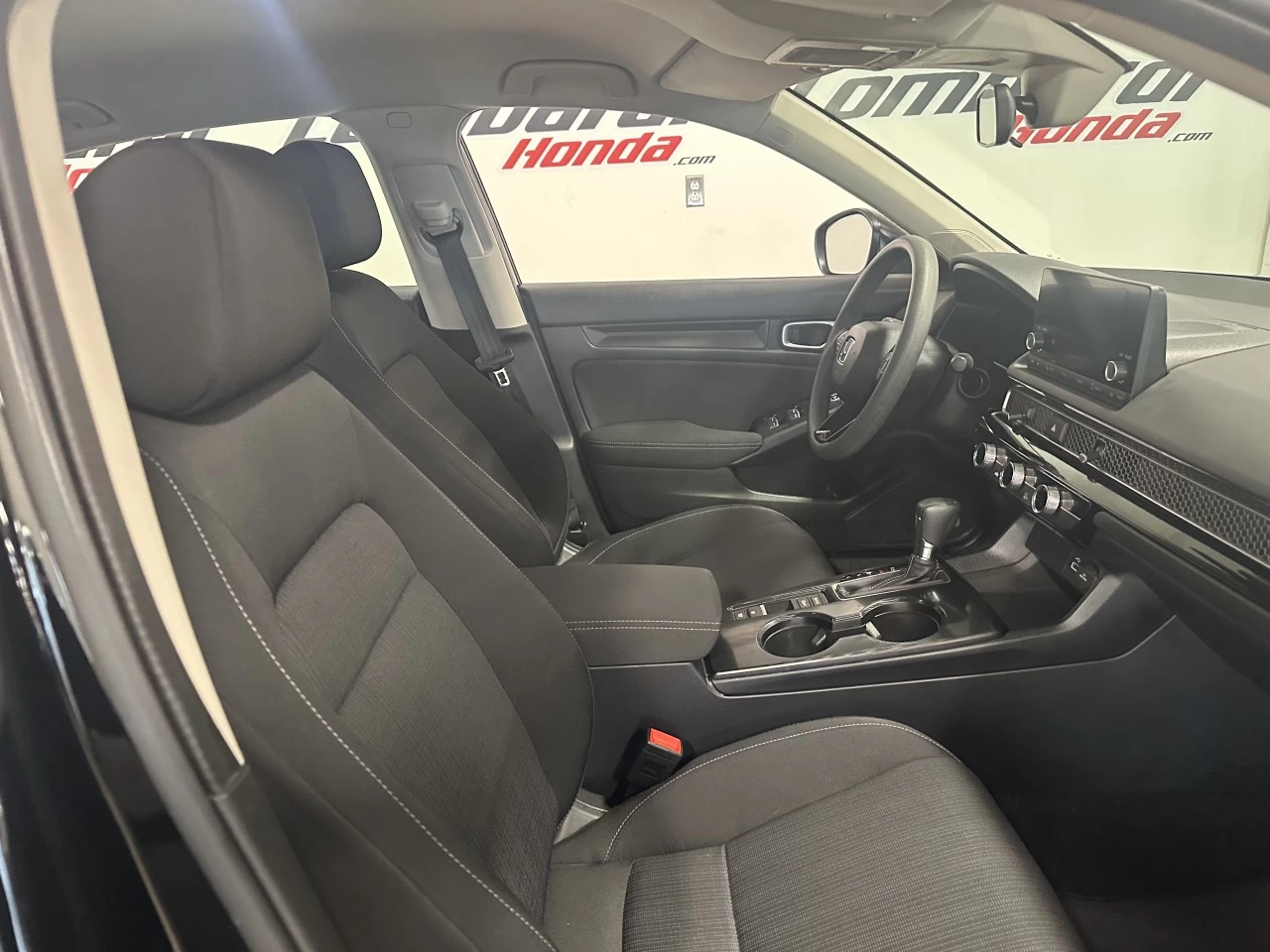 2023 Honda Civic LX/LX-B Main Image
