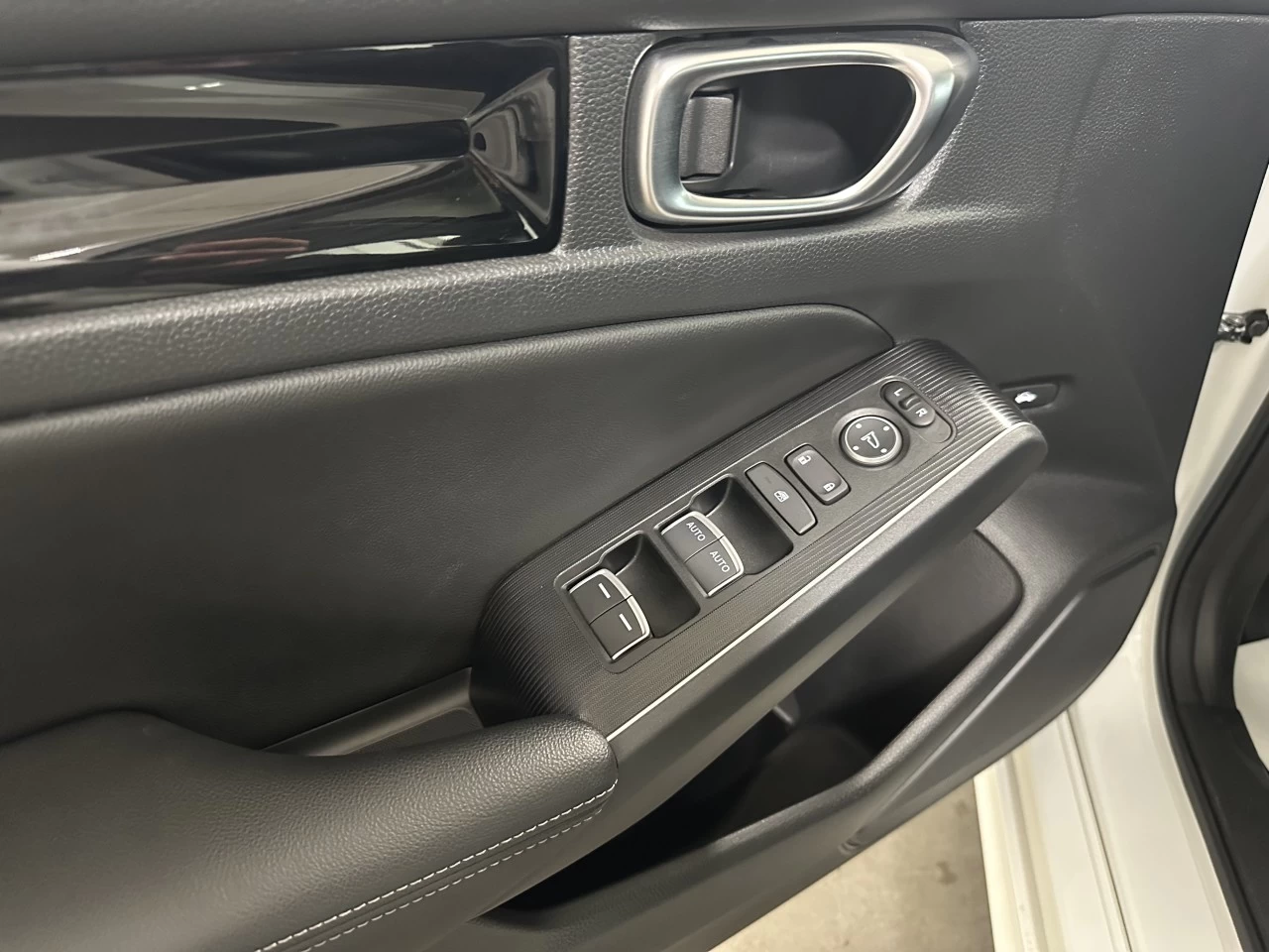 2024 Honda Civic Touring Main Image