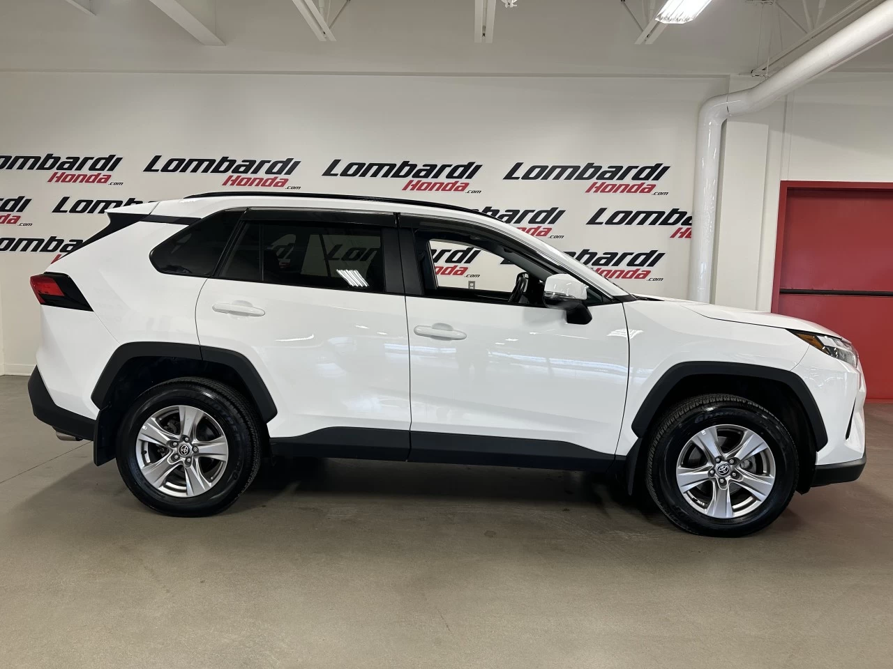 2022 Toyota RAV4 XLE Image principale