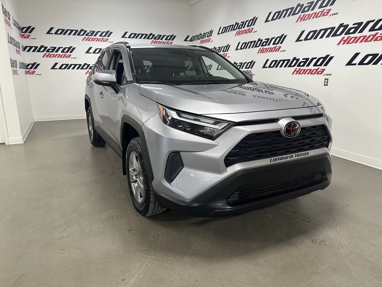 2023 Toyota RAV4 XLE Main Image