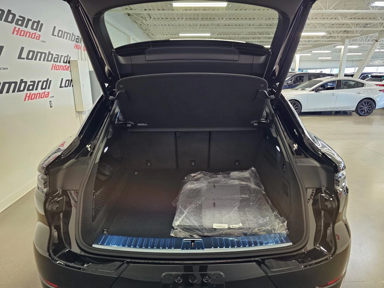 2026 Porsche Cayenne GTS Main Image