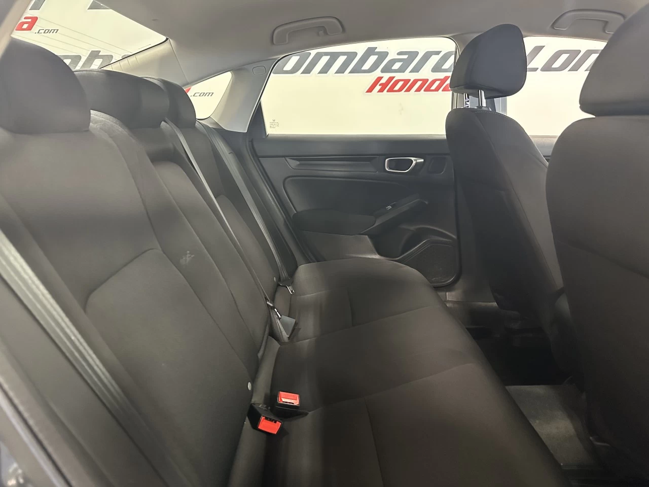 2023 Honda Civic LX Image principale