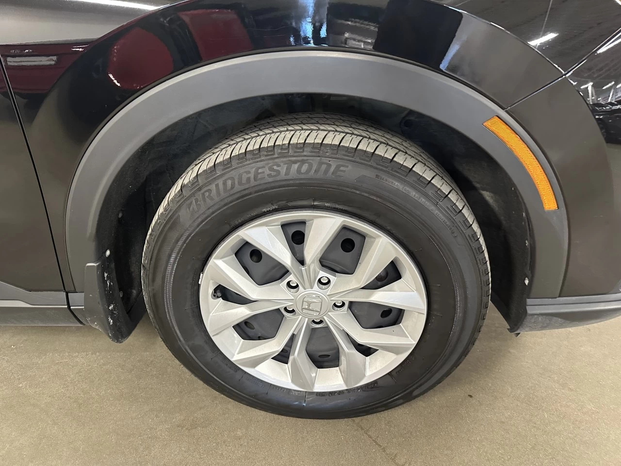 2024 Honda CR-V LX-B Main Image