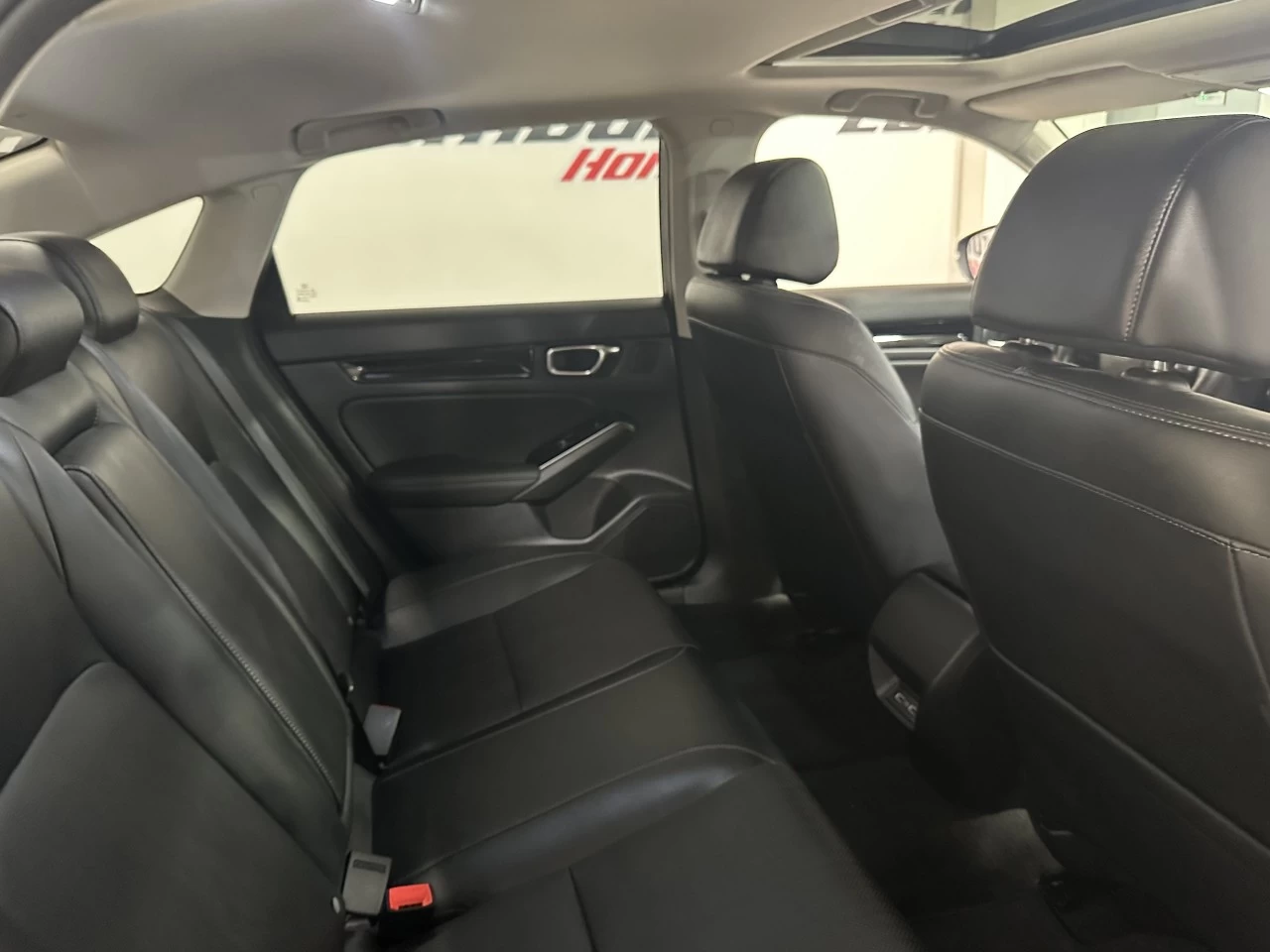 2022 Honda Civic Touring Main Image