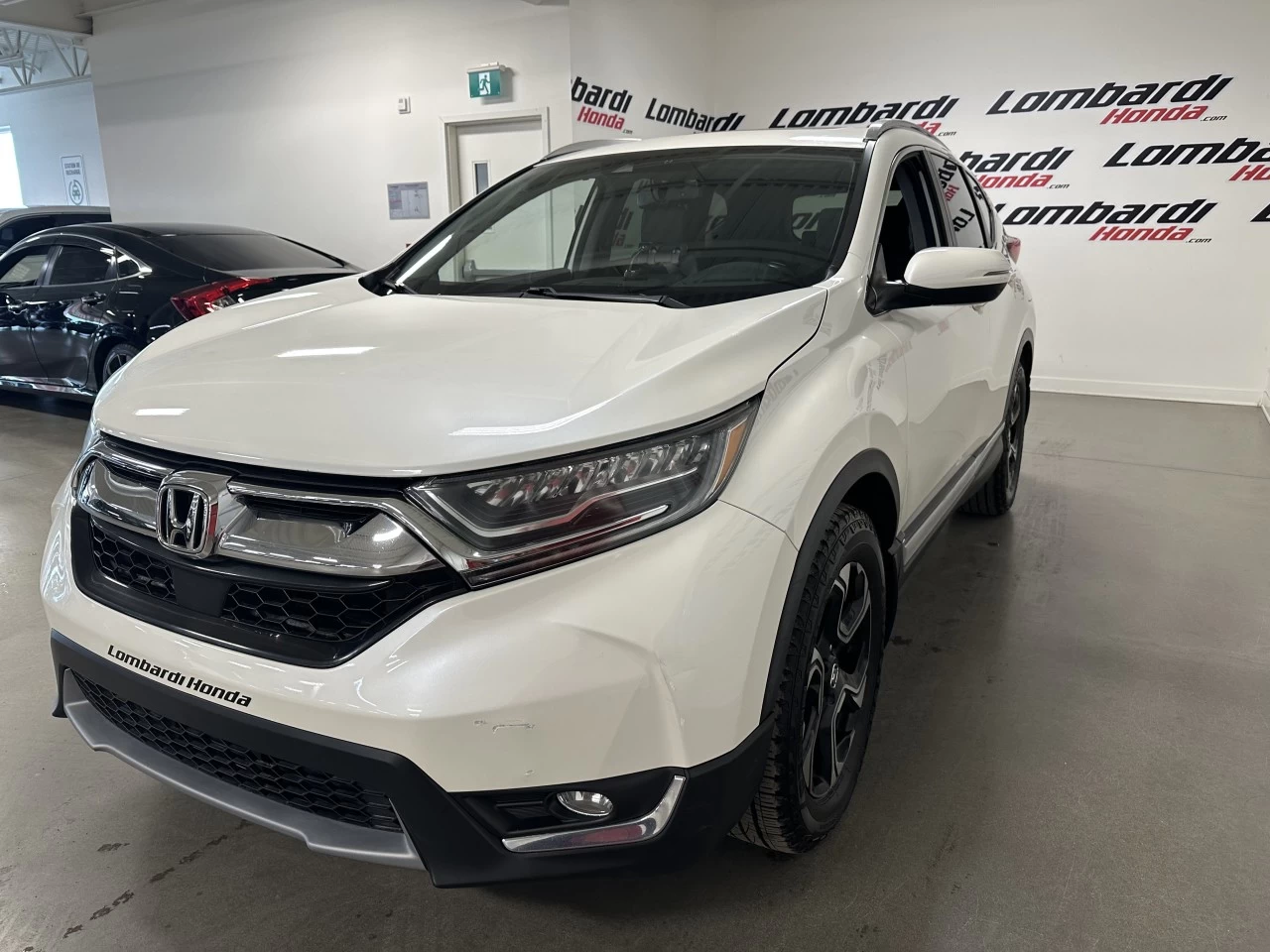 2018 Honda CR-V Touring Main Image