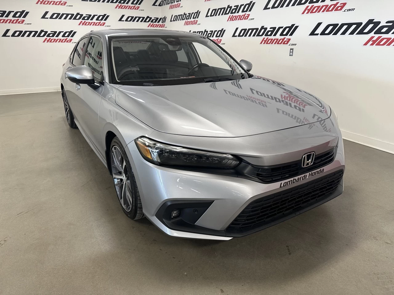 2022 Honda Civic Touring https://www.lombardihonda.com/resize/b990ff35b810a3abc0cc817b2ca24889-1