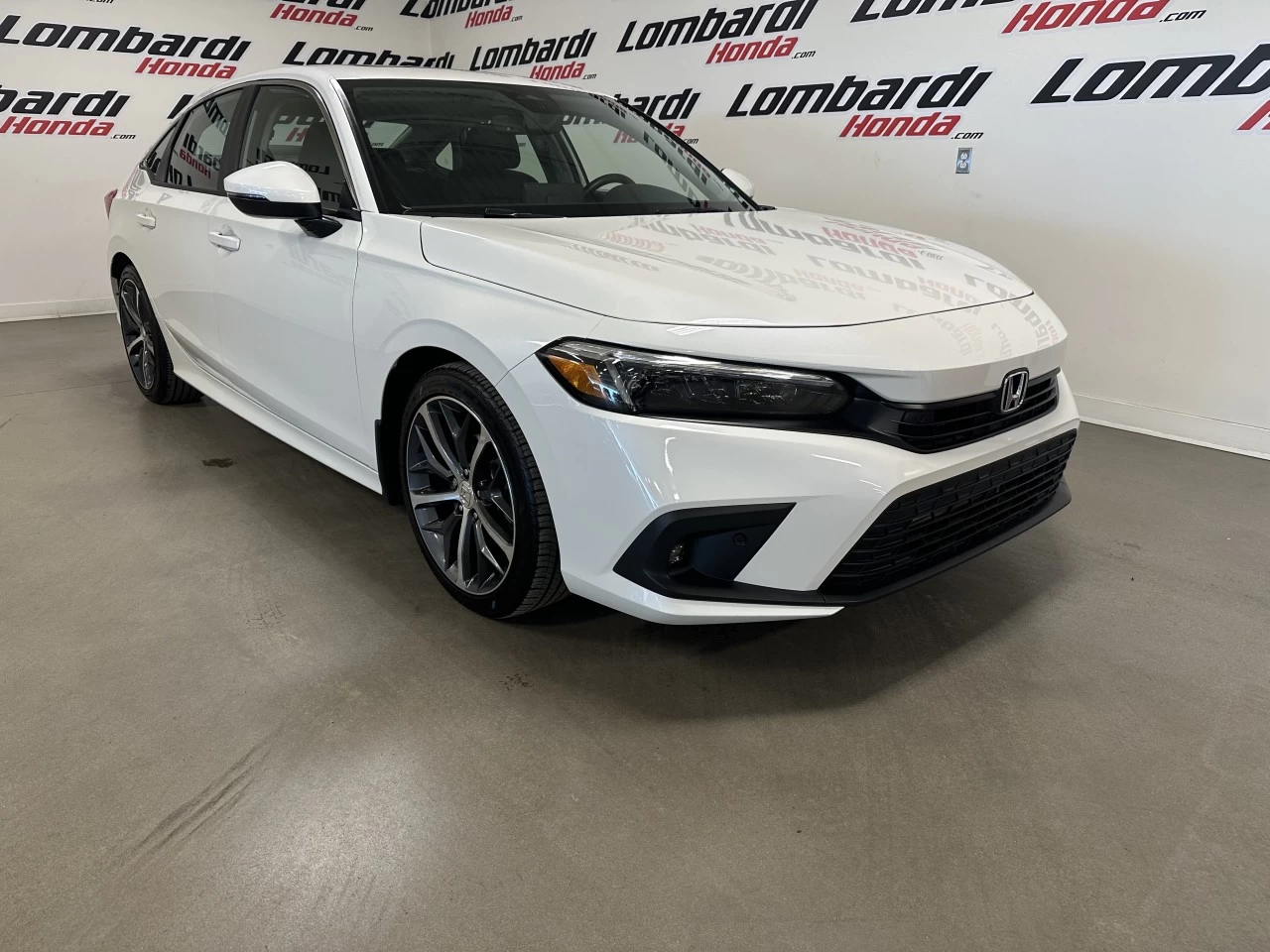 2024 Honda Civic Touring https://www.lombardihonda.com/resize/b990ff35b810a3abc0cc817b2ca24889-1