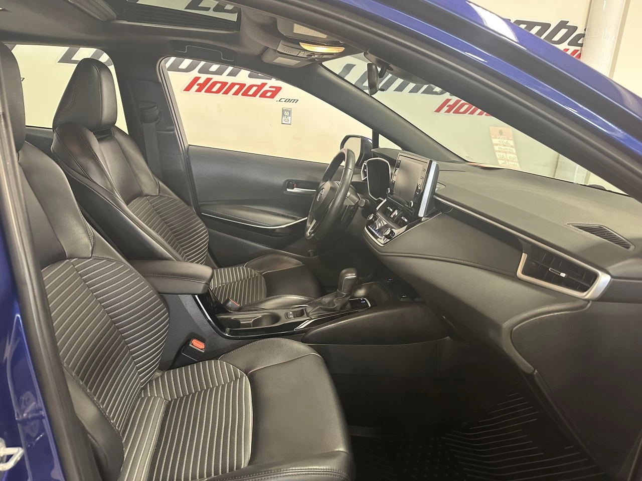 2022 Toyota Corolla XSE Main Image