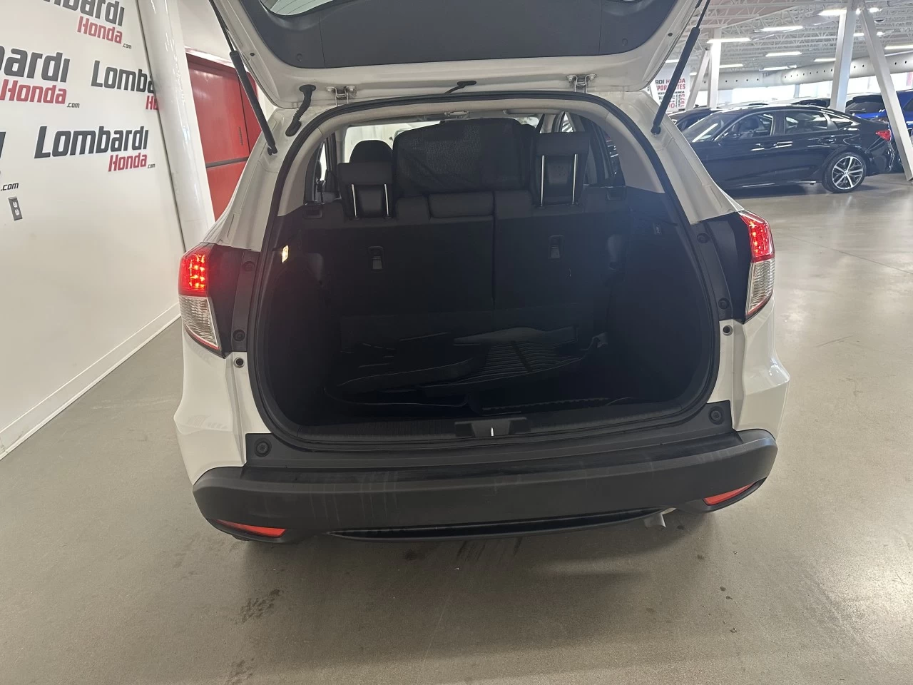 2022 Honda HR-V LX Main Image