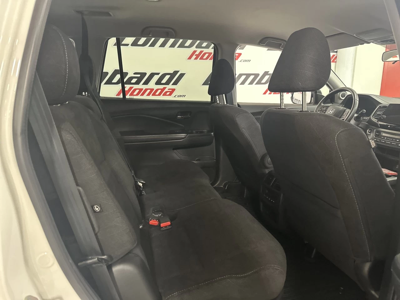 2019 Honda Pilot LX Main Image