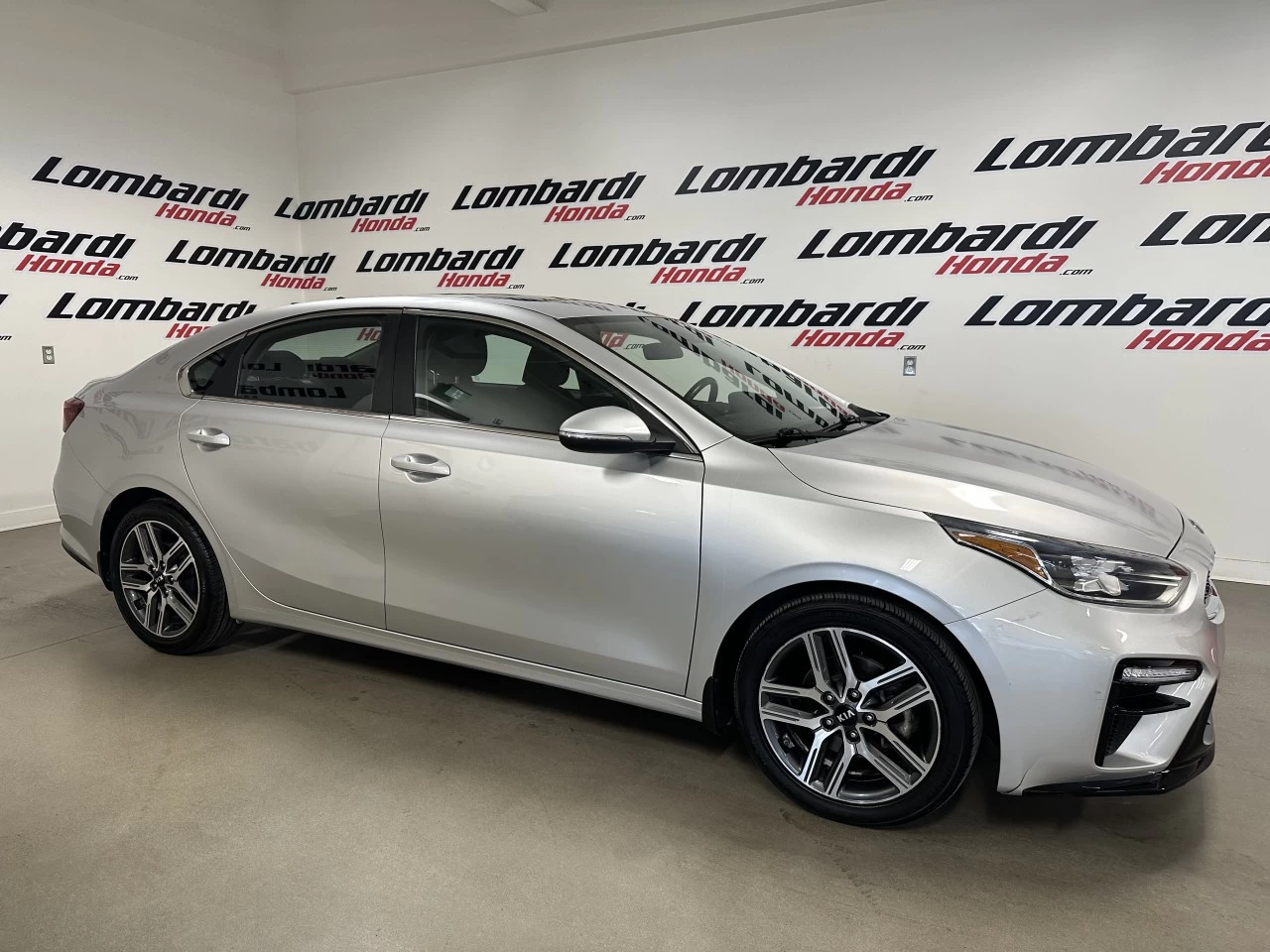 2020 Kia Forte
                                                    EX Main Image