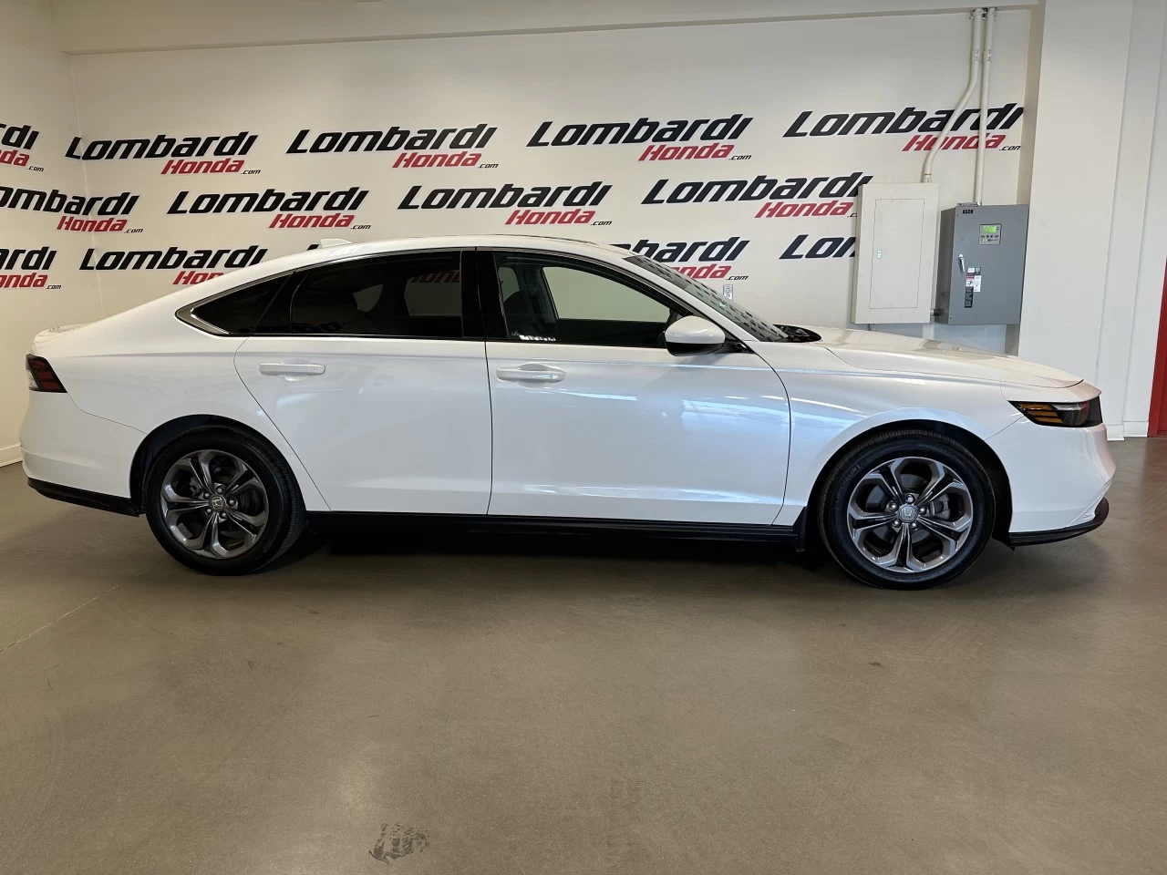 2023 Honda Accord
                                                    EX Image principale