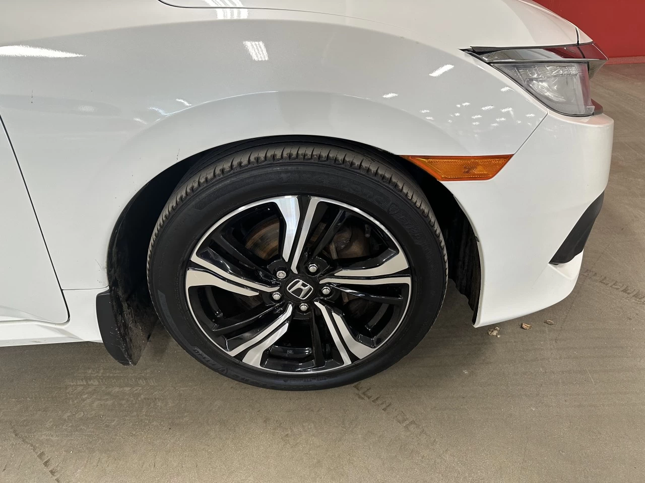 2017 Honda Civic Berline Touring Main Image