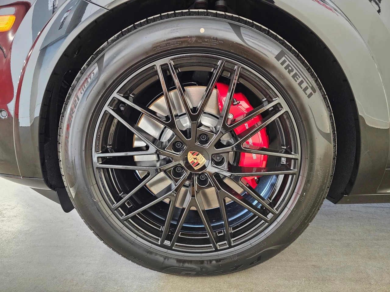 2026 Porsche Cayenne GTS Main Image