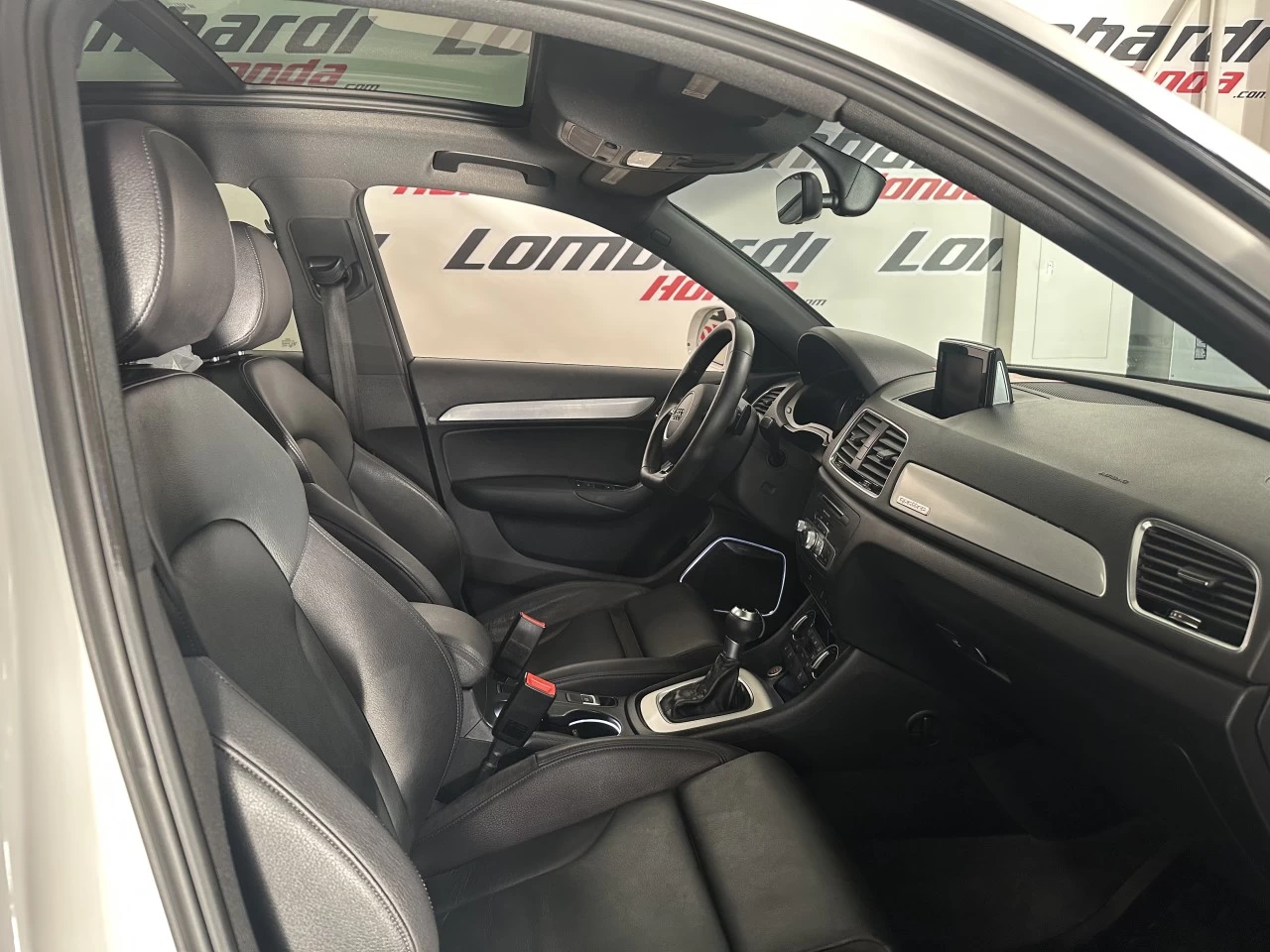 2016 Audi Q3 Technik Main Image