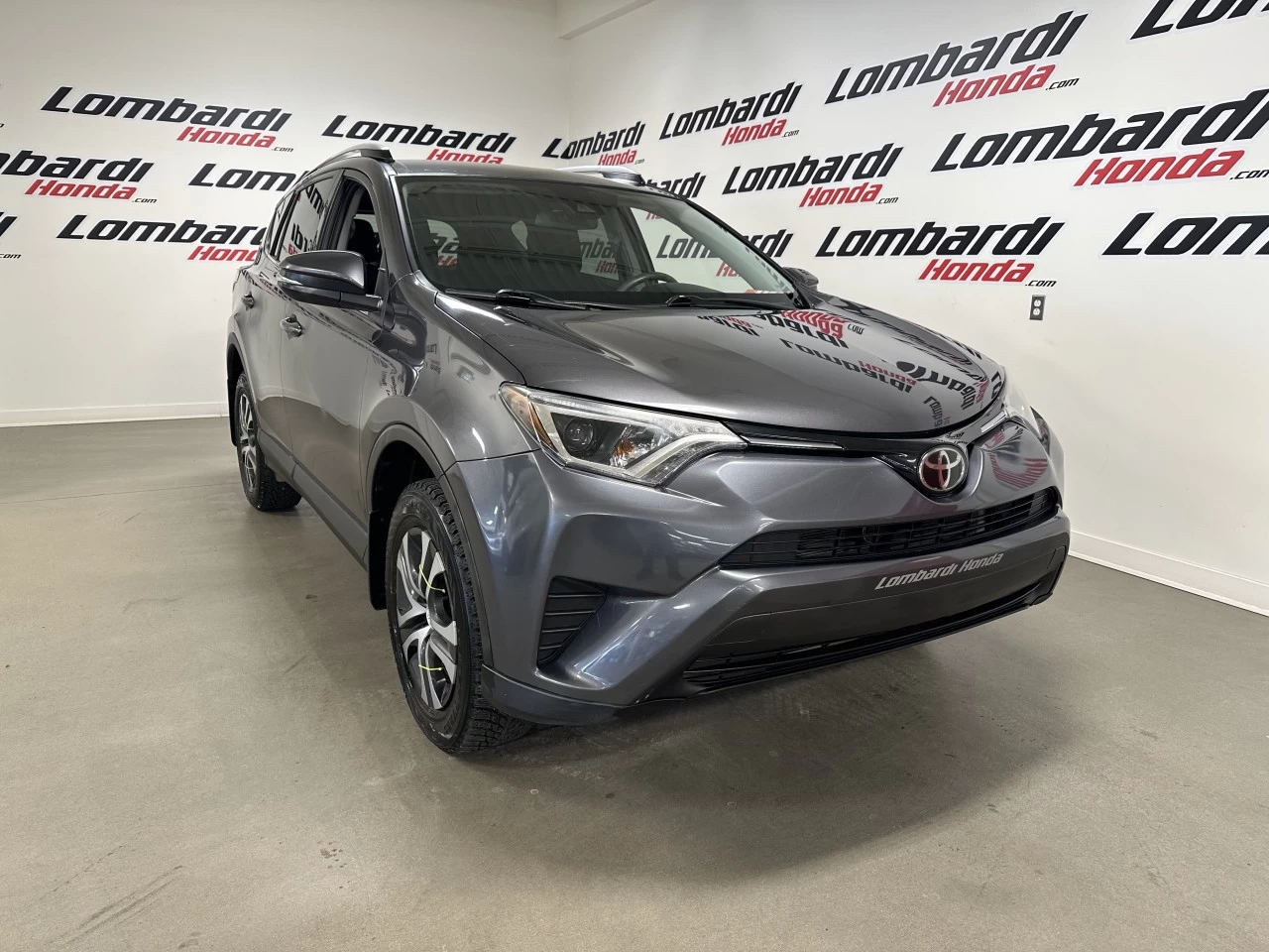 2017 Toyota RAV4 LE Main Image