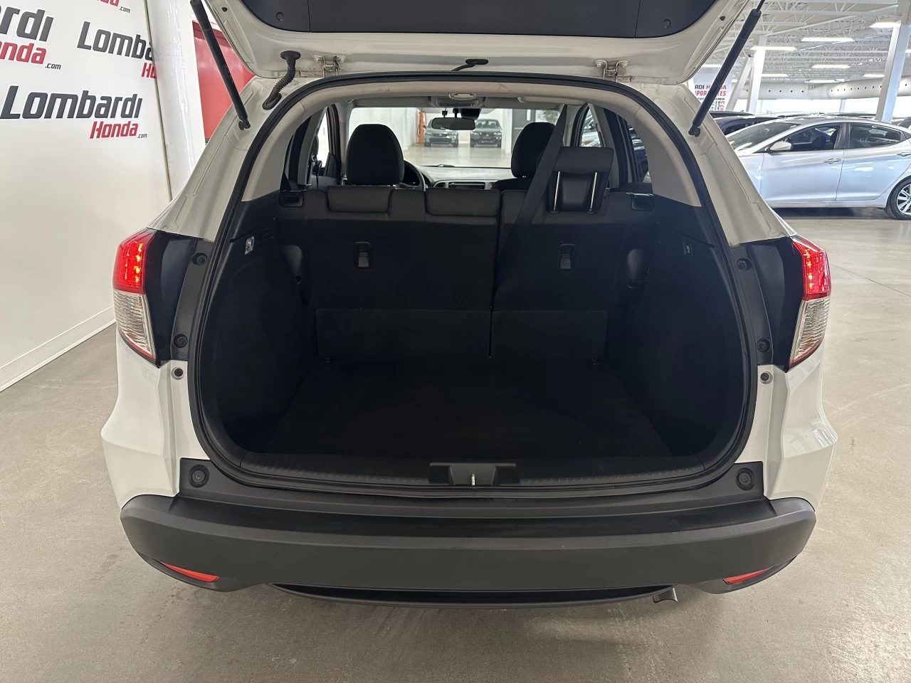 2021 Honda HR-V LX Main Image