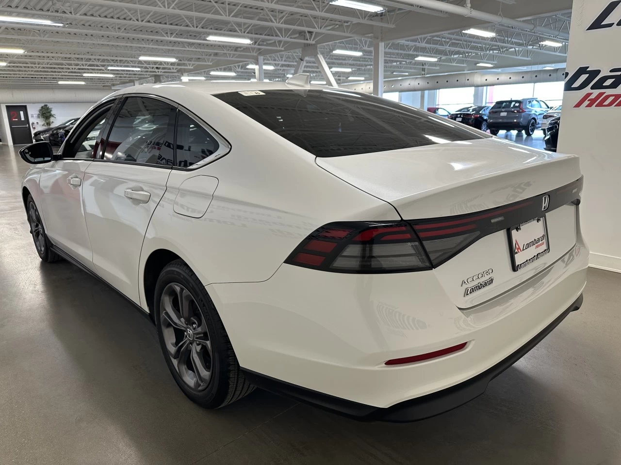 2023 Honda Accord
                                                    EX Image principale